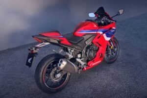Honda CBR500R: Motor Sport Tanggung yang Bikin Jatuh Hati Sejak Pandangan Pertama