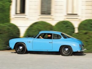 Ferrari 812 Competizione: Ketika Seni dan Performa Menyatu dalam Sebuah Mahakarya